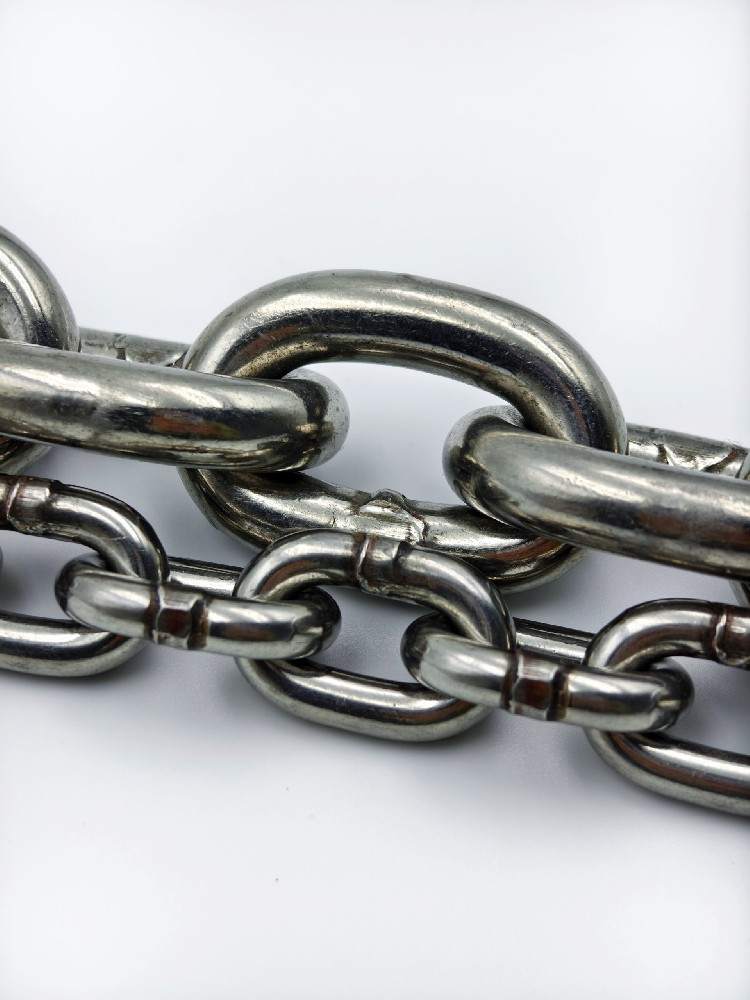 Stainless Steel Lifting Chain: Where It Excels