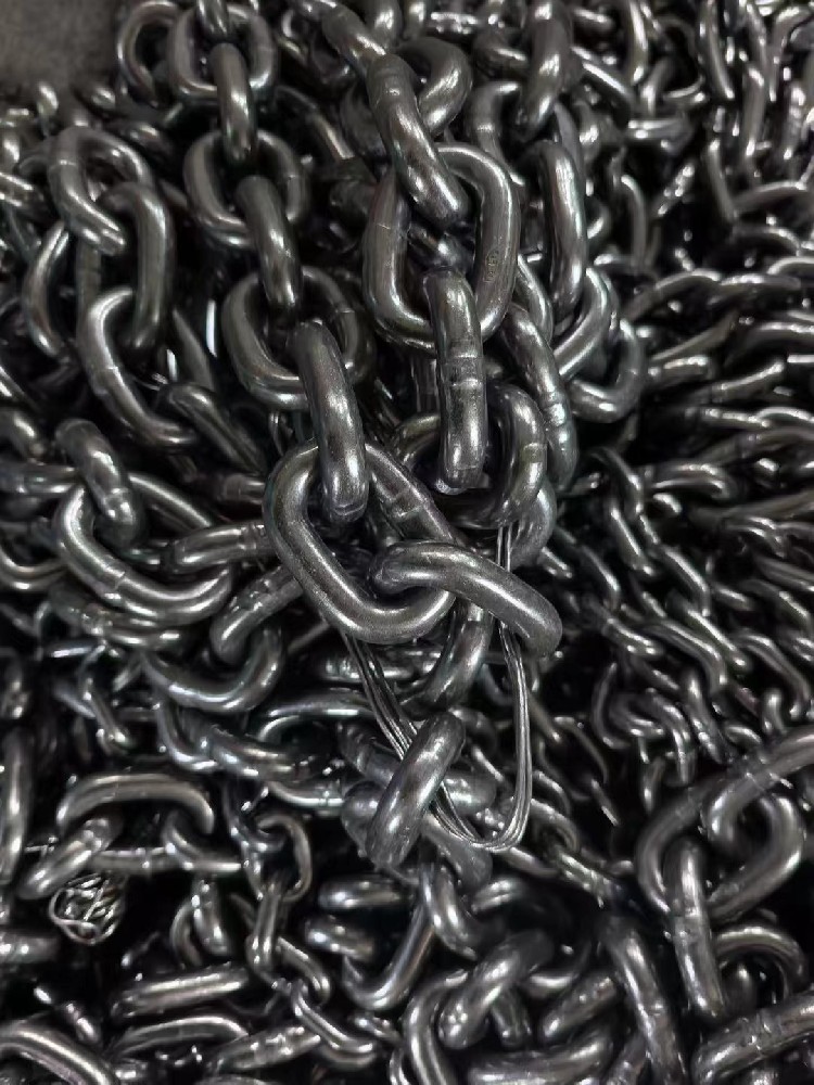 Black Lifting Chain vs Certified Chains: Read the Metal