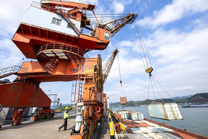 Marine Ro-Ro and Multi-purpose Vessel Lashing
